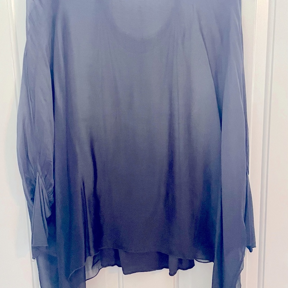 Sofia one size fits all. New without tags